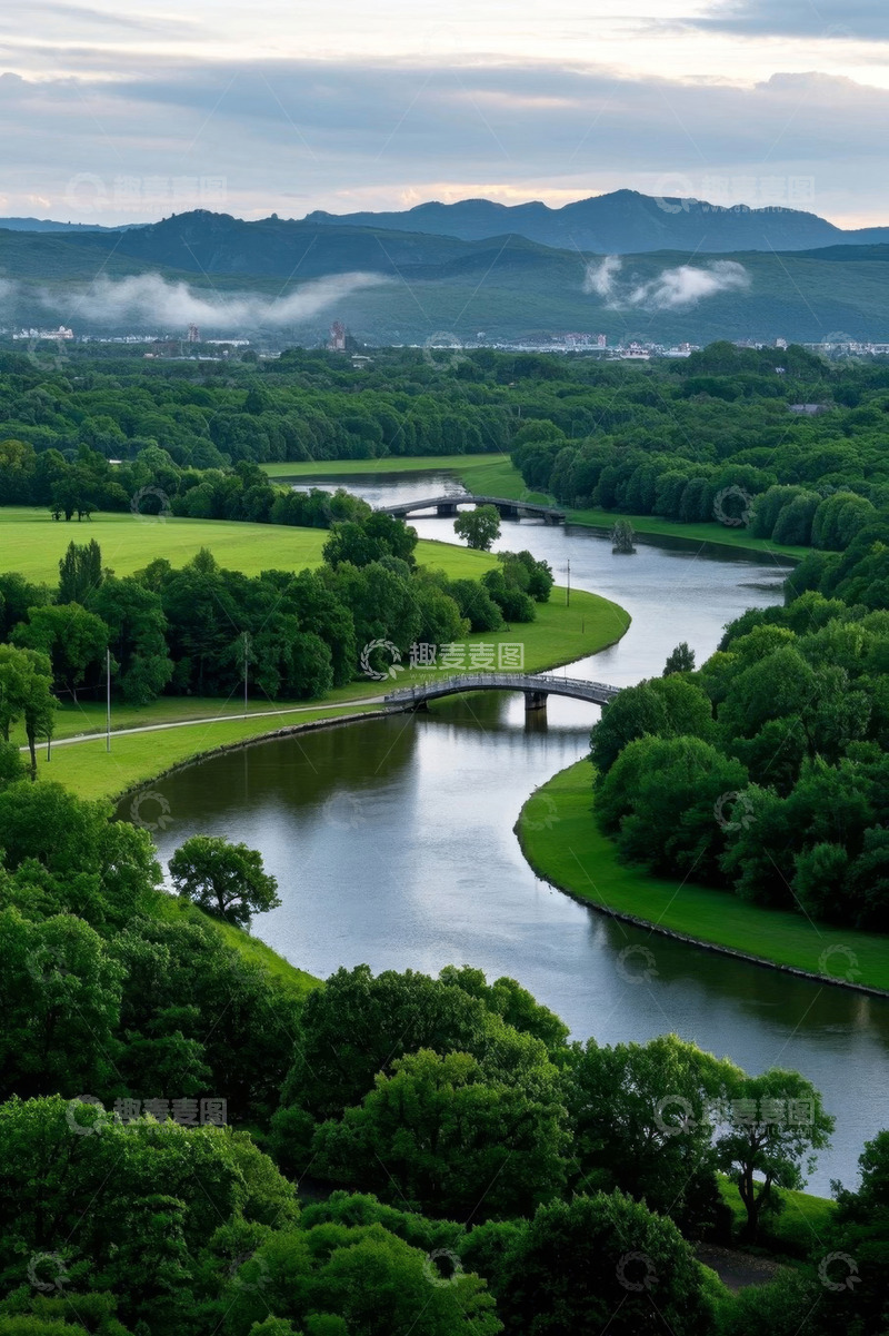 高清大图下载【趣麦麦图】河流森林远山自然风光全景