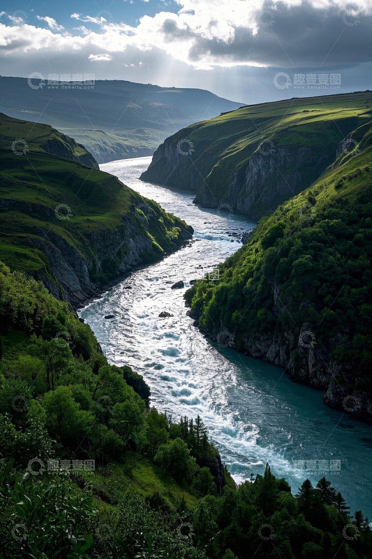 山谷间河流自然风光