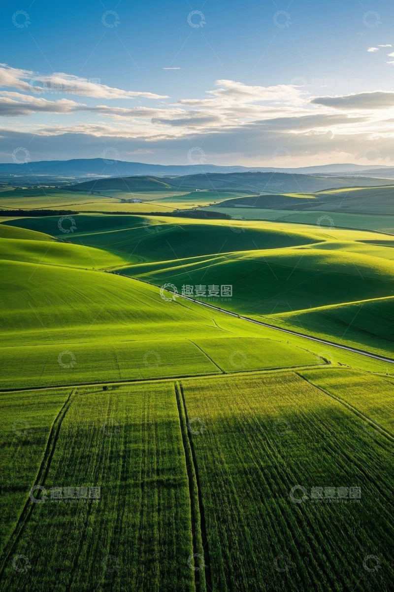 高清大图下载【趣麦麦图】航拍绿色广袤农田风光