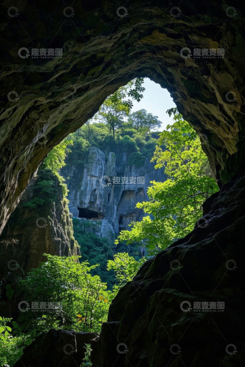 高清大图下载【趣麦麦图】洞穴外的自然岩石景观