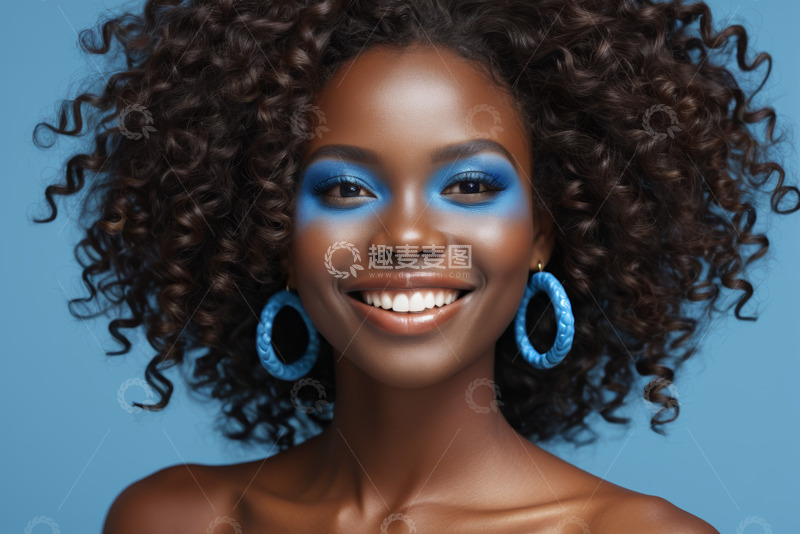 高清大图下载【趣麦麦图】非洲裔女性蓝色妆容特写