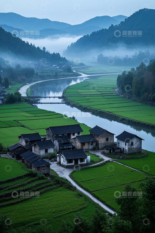 乡村稻田河流及民居风景