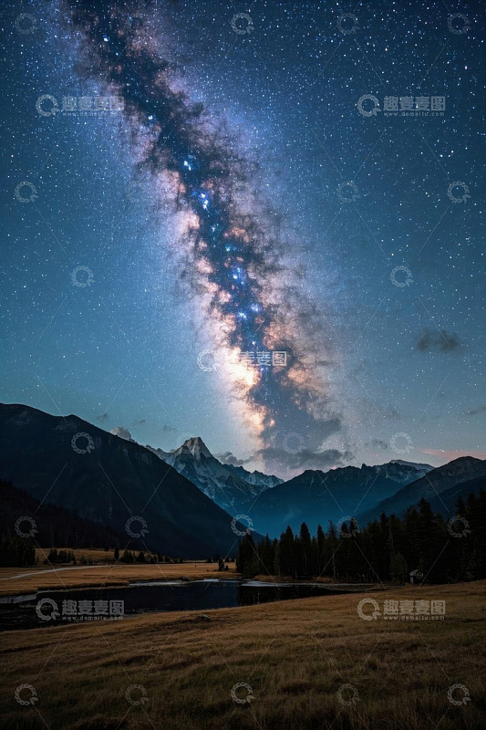 山间夜空下的壮丽星河
