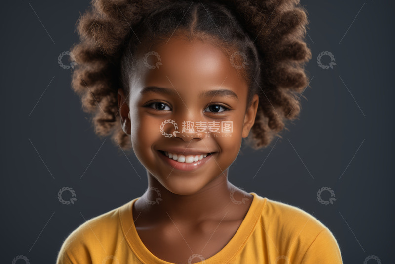 高清大图下载【趣麦麦图】微笑的非洲裔小女孩肖像