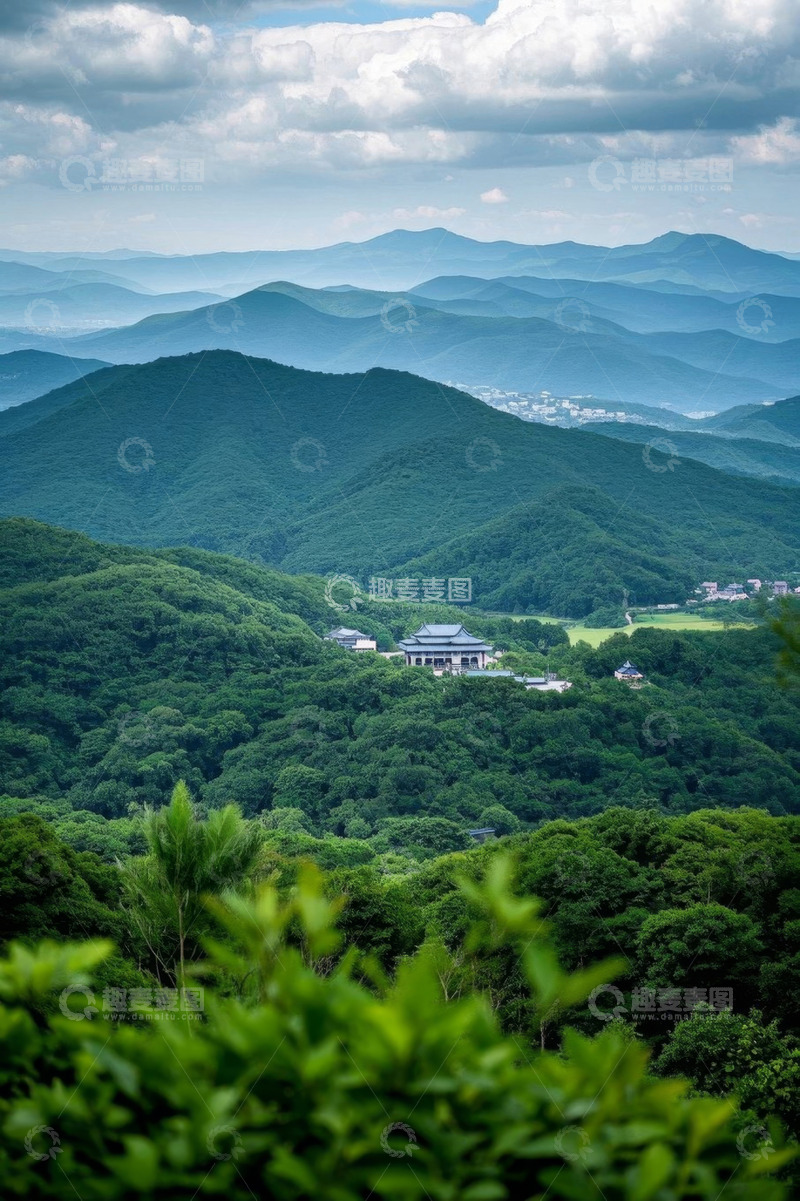 高清大图下载【趣麦麦图】山林间建筑远景