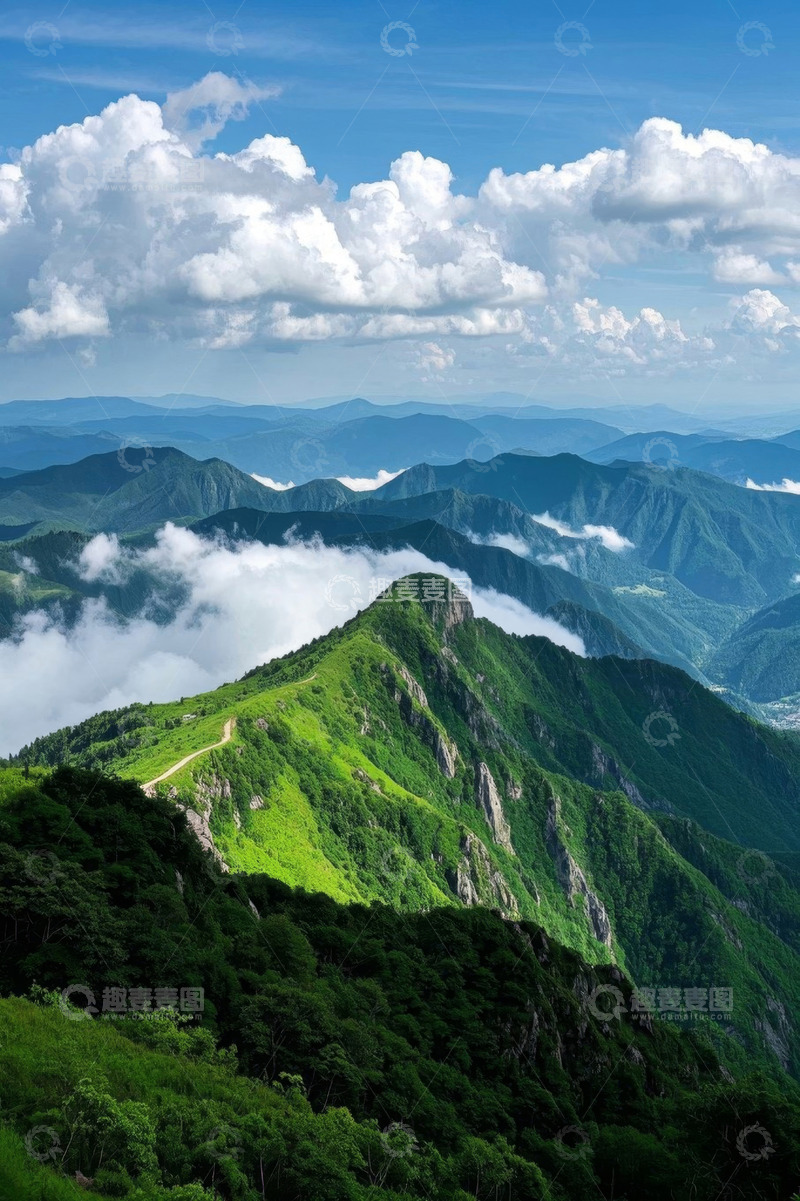 高清大图下载【趣麦麦图】山间白云缭绕的自然风光