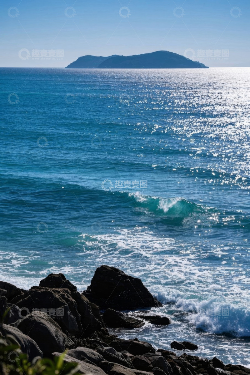 高清大图下载【趣麦麦图】海岸边海浪拍打礁石景象