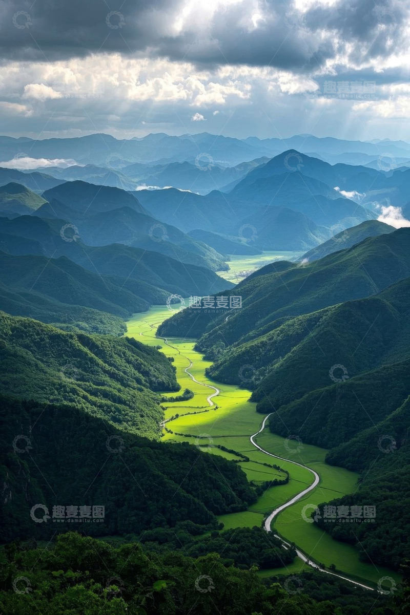 高清大图下载【趣麦麦图】山谷间蜿蜒公路自然风光