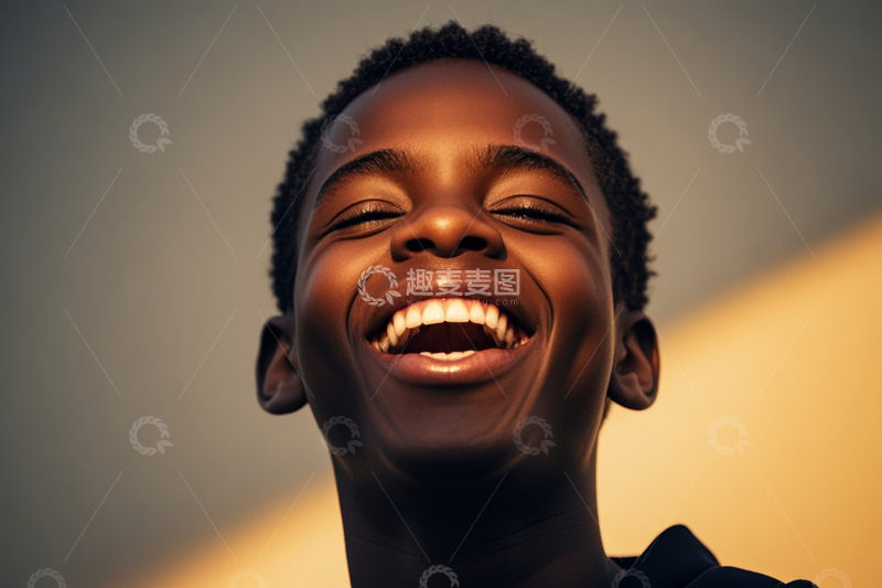 高清大图下载【趣麦麦图】非洲少年开心大笑特写