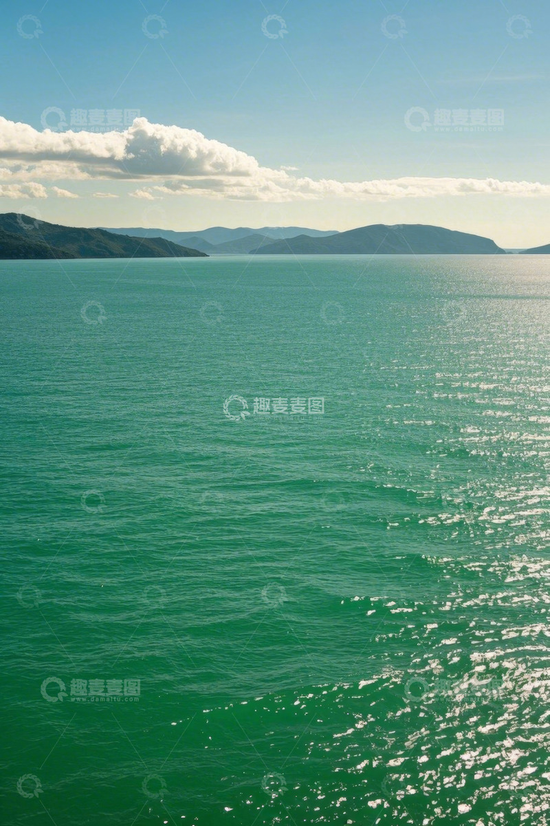 高清大图下载【趣麦麦图】碧海蓝天远山自然风景