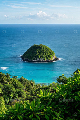 海上孤岛与周边绿植景观