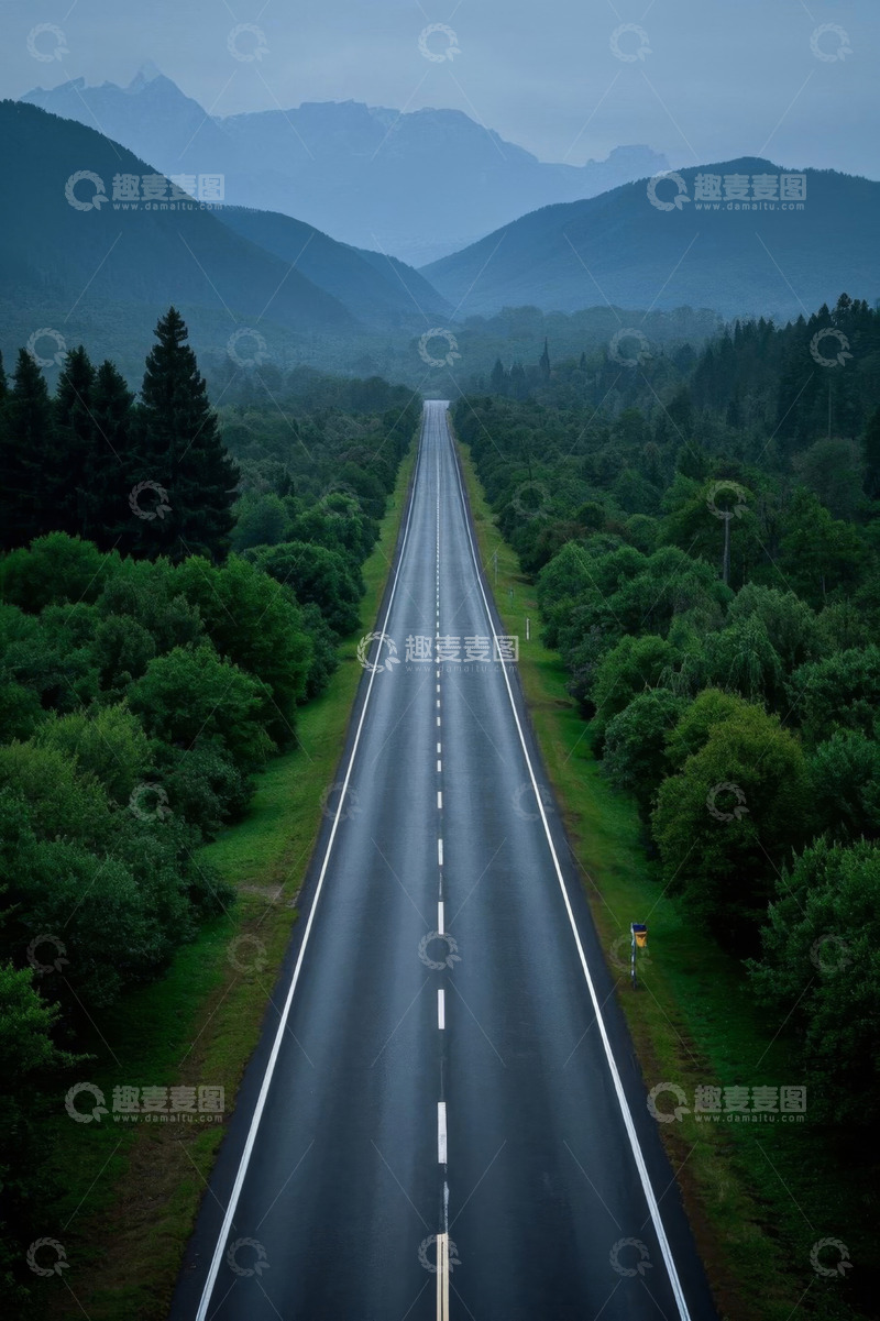 高清大图下载【趣麦麦图】山林间延伸的宽阔公路