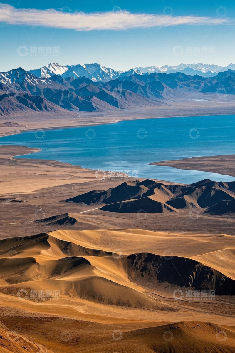 高清大图下载【趣麦麦图】沙漠湖泊与远处雪山风光