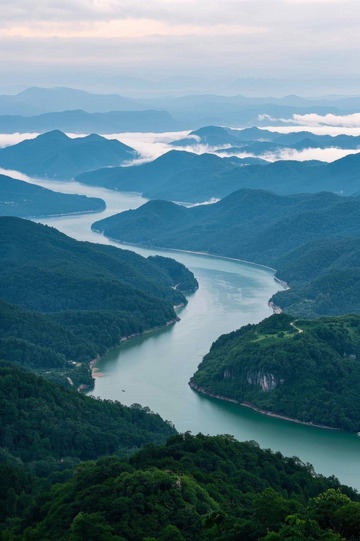 山水环绕自然风光全景