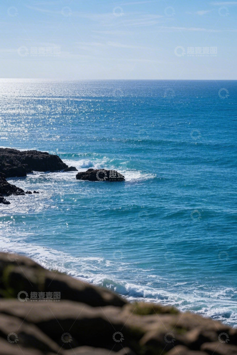 高清大图下载【趣麦麦图】蓝色海洋与岸边岩石景观