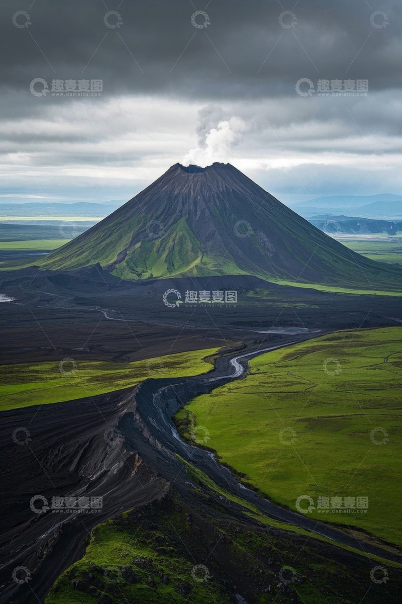 高清大图下载【趣麦麦图】火山远景与周边地貌景观