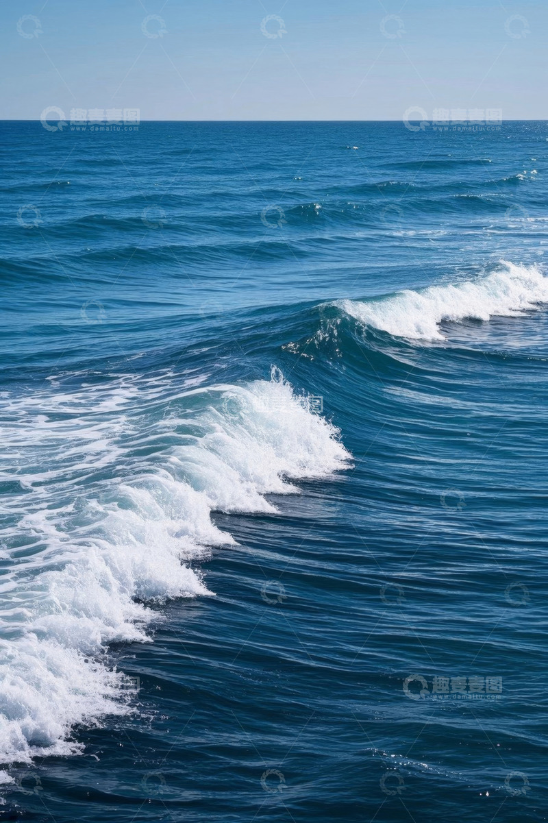 高清大图下载【趣麦麦图】蓝色海洋翻涌的白色浪花