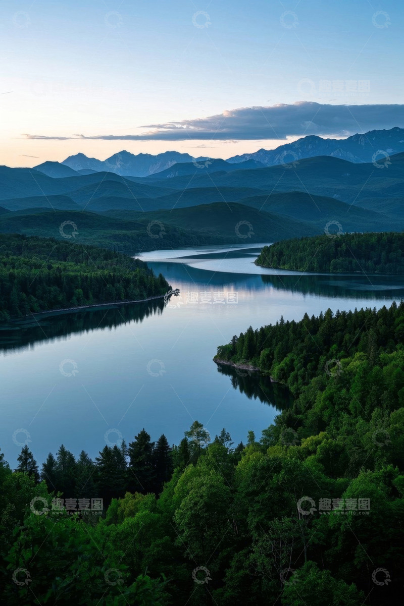 高清大图下载【趣麦麦图】山林间湖泊自然风光