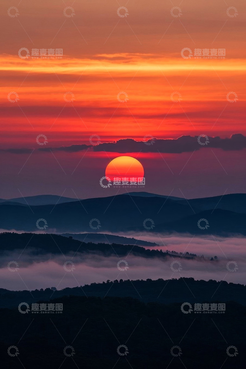 高清大图下载【趣麦麦图】山间日出云海景观