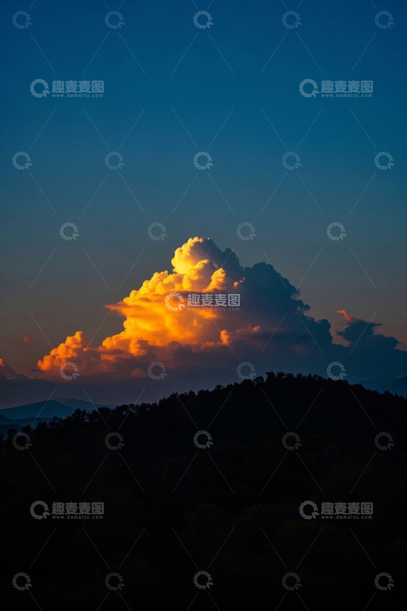高清大图下载【趣麦麦图】夕阳下山顶与绚丽云彩景观