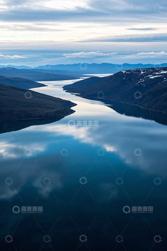 航拍山水湖泊自然风光