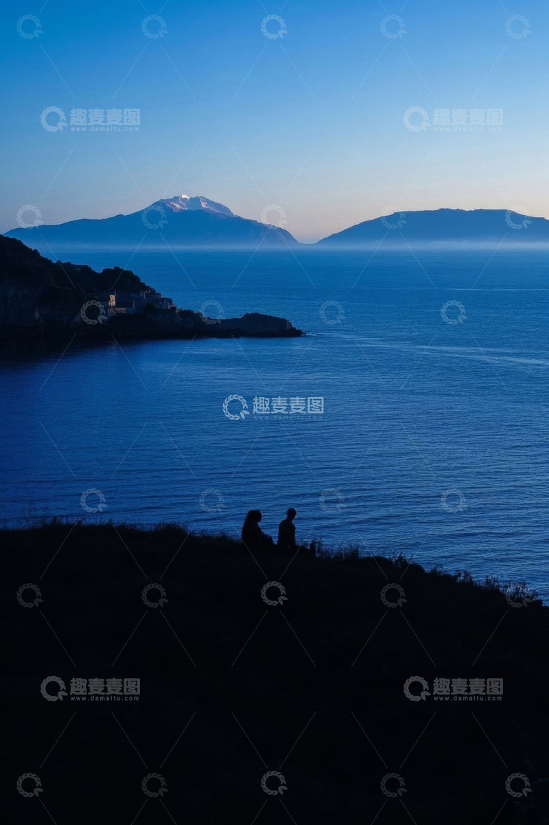 高清大图下载【趣麦麦图】两人海边观景剪影