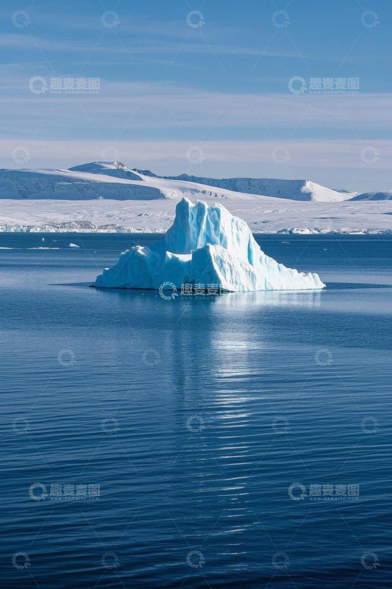 高清大图下载【趣麦麦图】海洋中的独立冰山景象