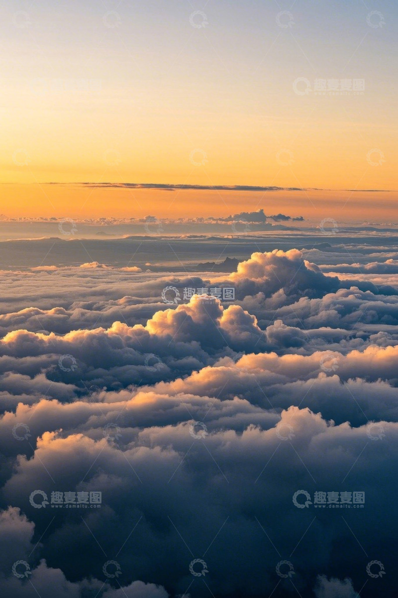 高清大图下载【趣麦麦图】高空俯瞰壮丽云海与霞光
