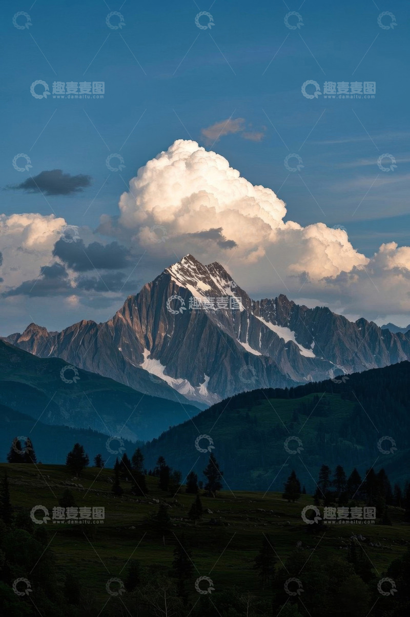 高清大图下载【趣麦麦图】雪山与白云自然风光景色