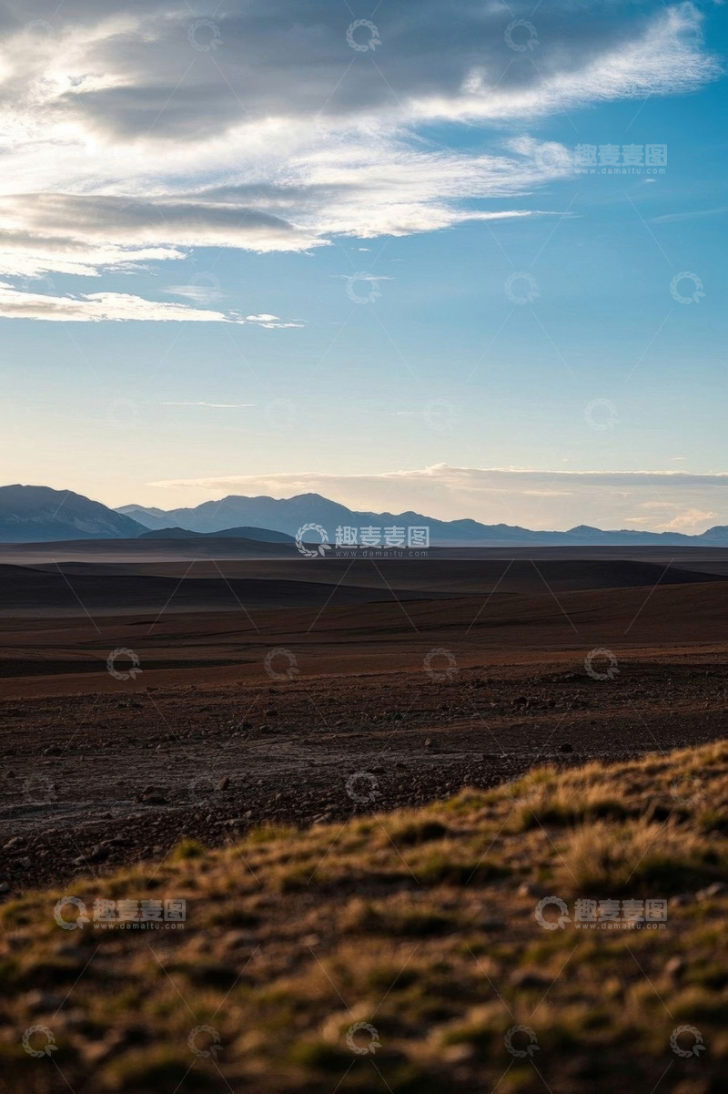 高清大图下载【趣麦麦图】沙漠远山与天空风景