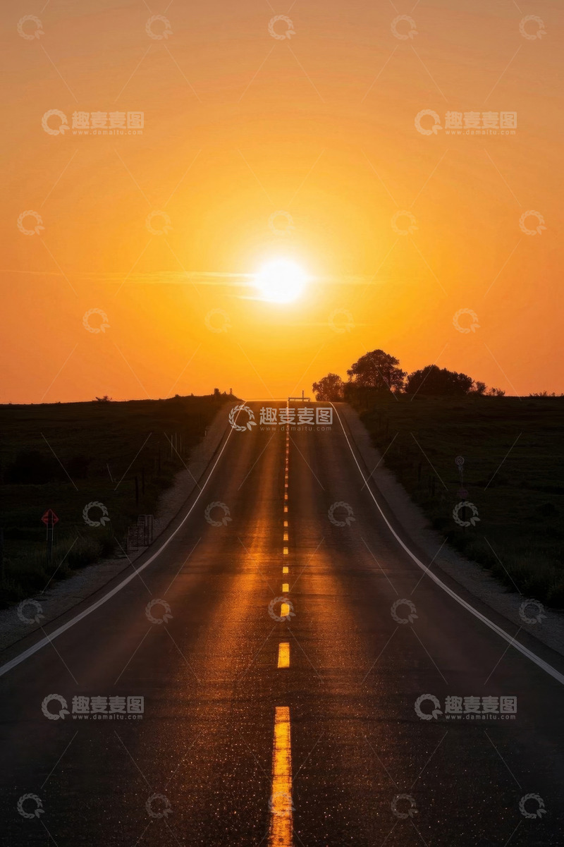 高清大图下载【趣麦麦图】夕阳下的户外道路景观
