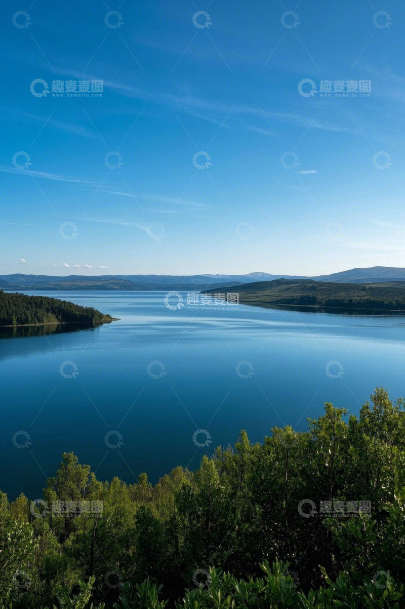高清大图下载【趣麦麦图】湖畔森林自然风光全景