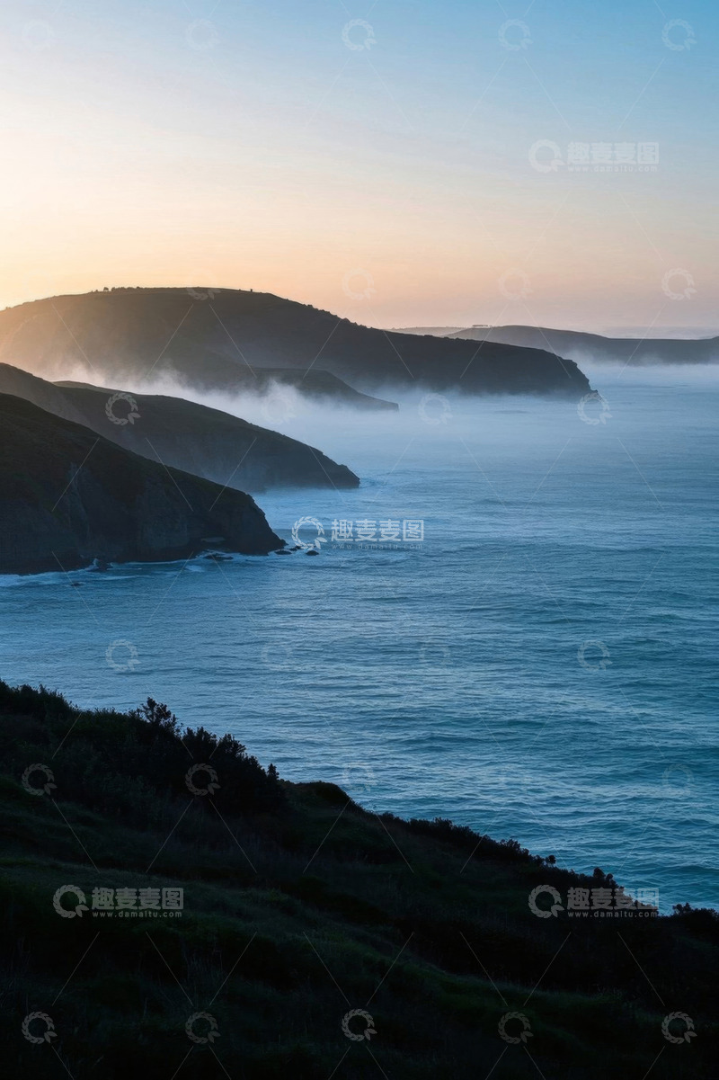 高清大图下载【趣麦麦图】海岸晨景日出与海雾景观