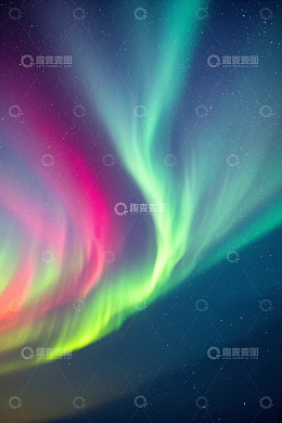 夜空中绚丽的极光景象