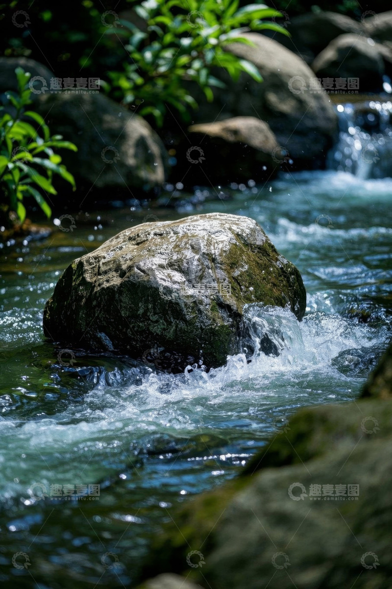 高清大图下载【趣麦麦图】溪流中的岩石与流水景观