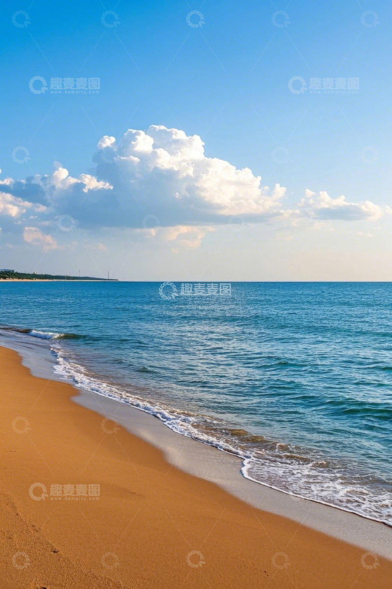 高清大图下载【趣麦麦图】蓝天白云下的海滩与海洋景观