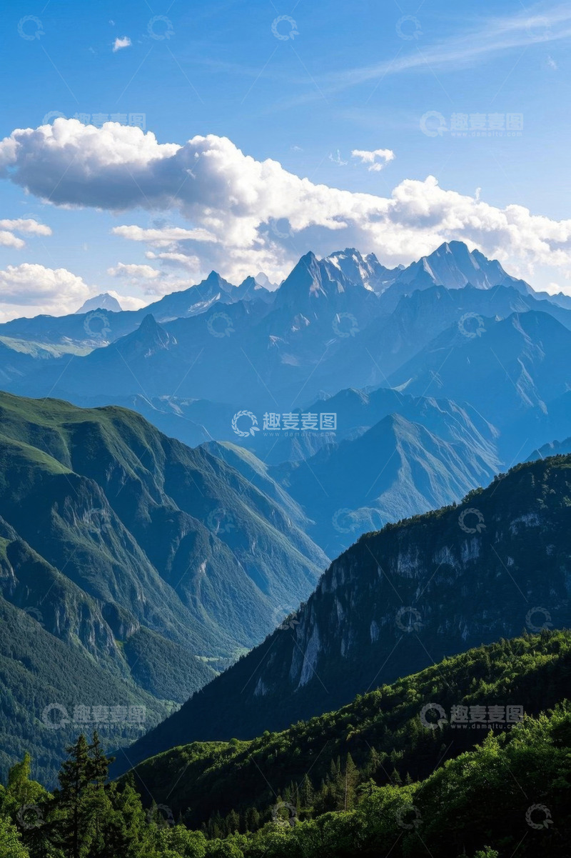 高清大图下载【趣麦麦图】蓝天白云下的连绵山脉