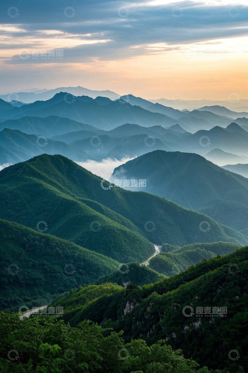 高清大图下载【趣麦麦图】山间公路自然风光全景
