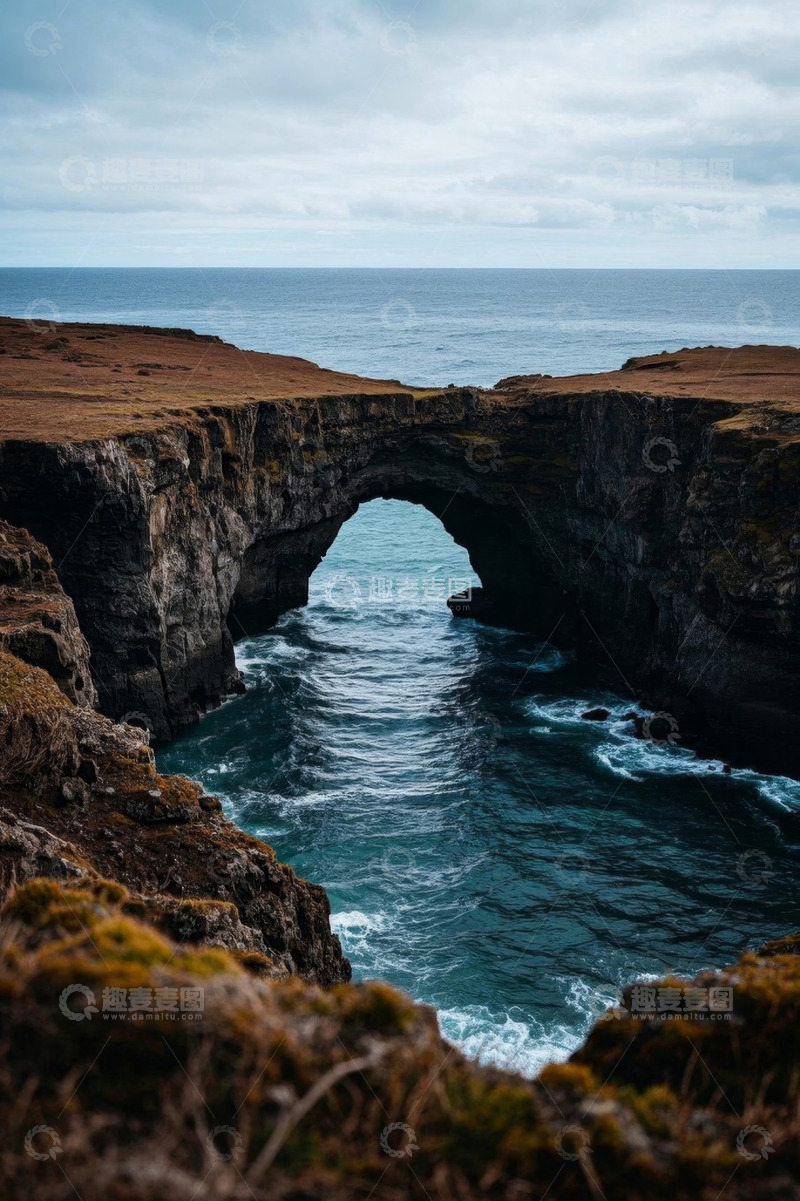 高清大图下载【趣麦麦图】海边悬崖天然拱门景观