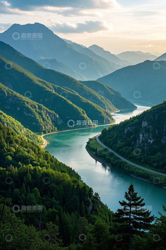 山间河流自然风光全景