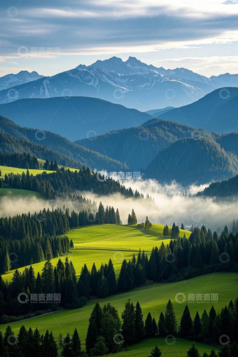 高清大图下载【趣麦麦图】山间森林与草地的自然风光