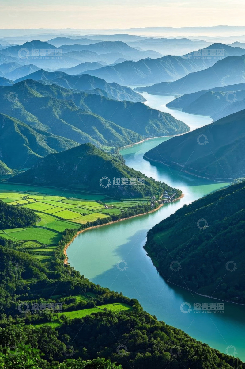 高清大图下载【趣麦麦图】山水环绕的自然风光全景