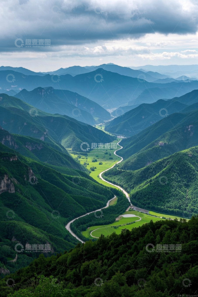 高清大图下载【趣麦麦图】山间蜿蜒公路自然风光