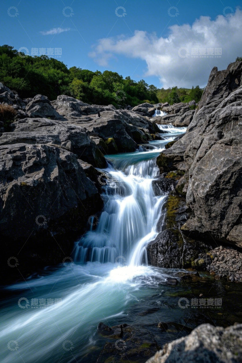 高清大图下载【趣麦麦图】山间瀑布自然景观