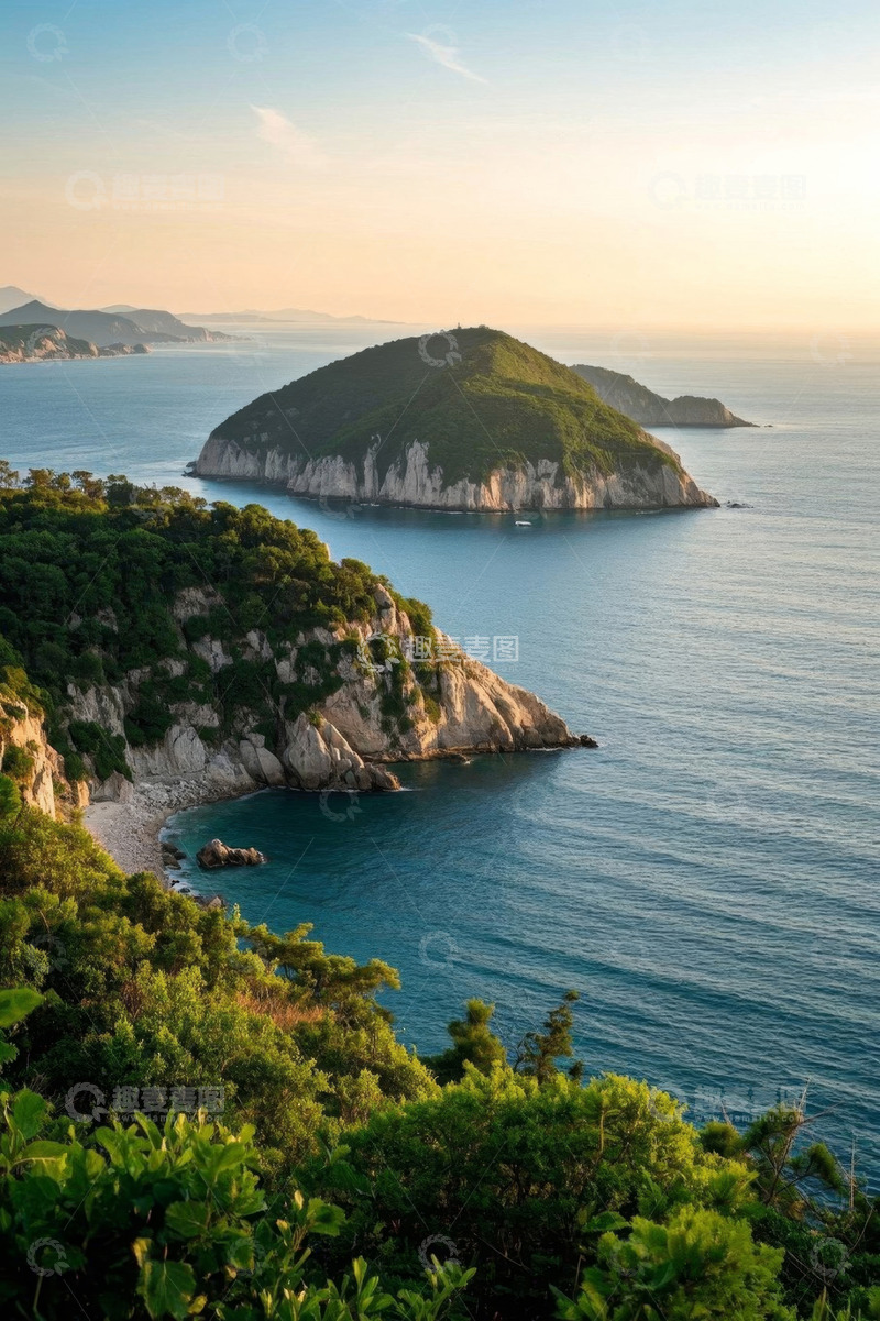 高清大图下载【趣麦麦图】海边岛屿与葱郁植被风景