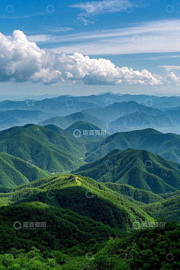 青山蓝天连绵山脉自然景观