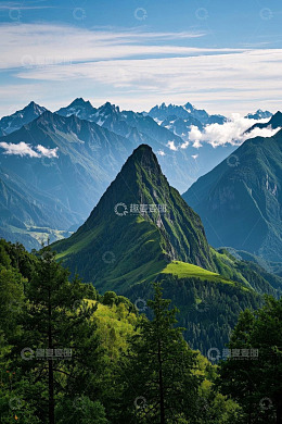 户外青山与蓝天白云风景