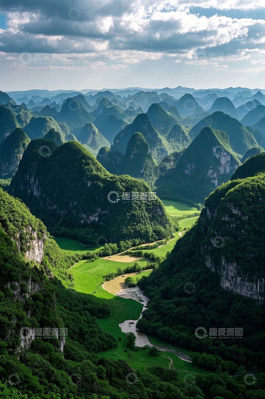 桂林山峦田野自然风光