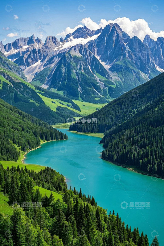 高山湖泊自然风景