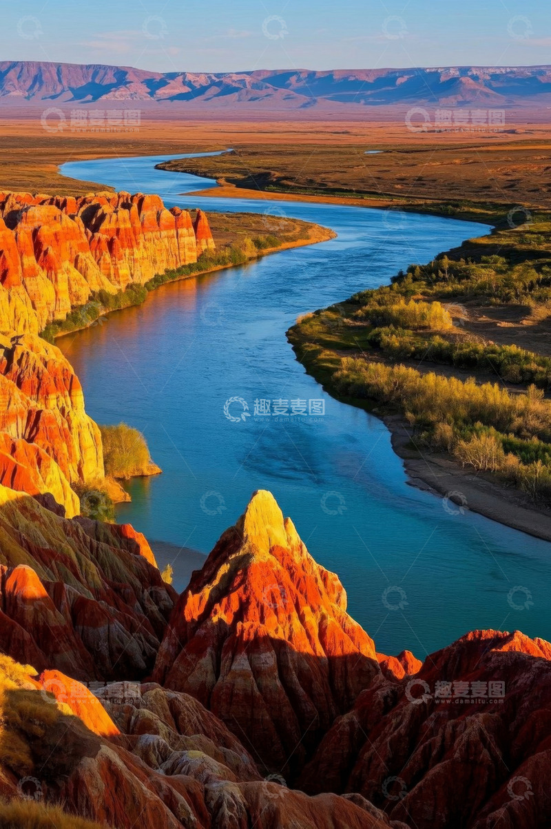 高清大图下载【趣麦麦图】河流蜿蜒于多彩山峦间风景